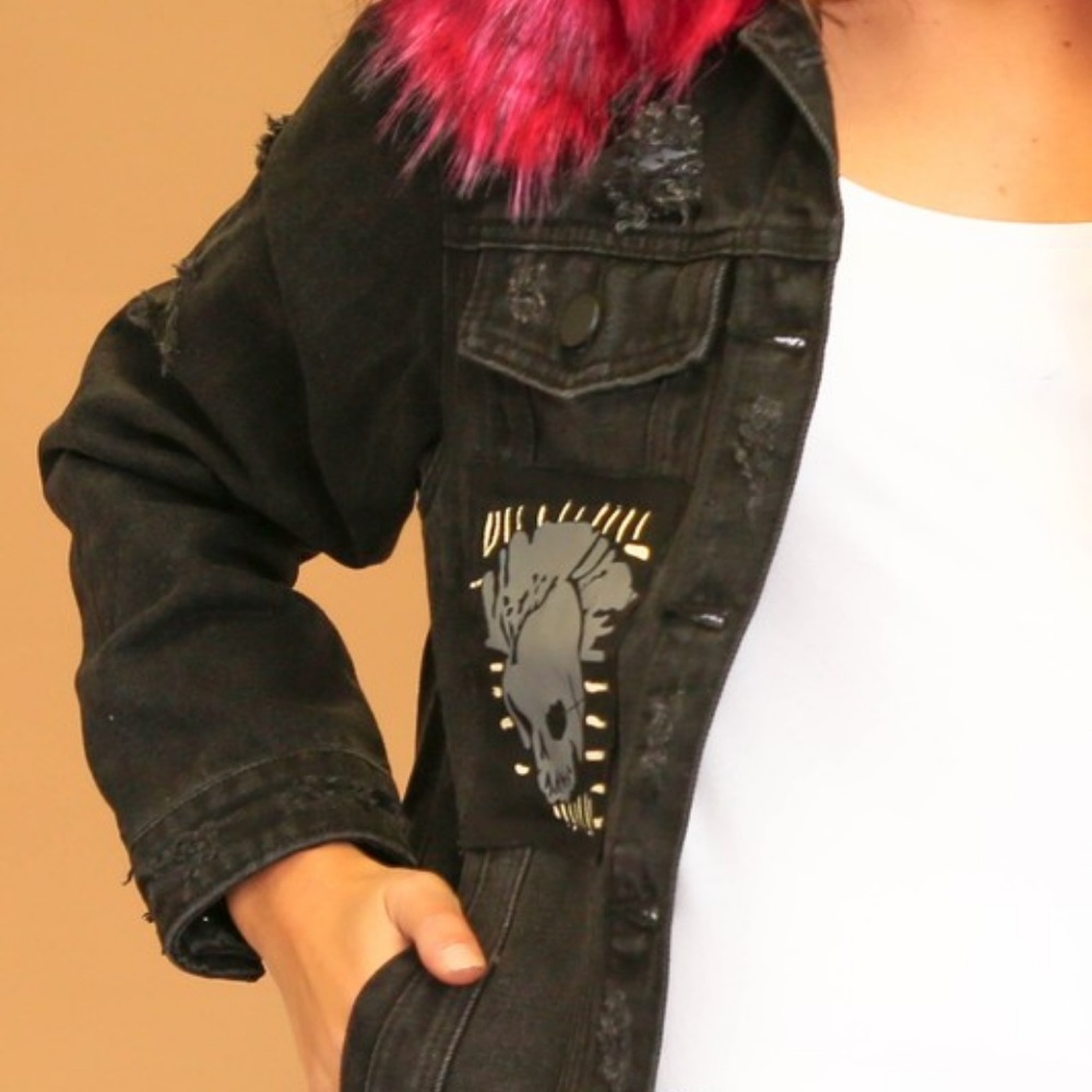 ⭐️ BLACK SKULL JEAN DISTRESSED JACKET - Picture 3 of 6